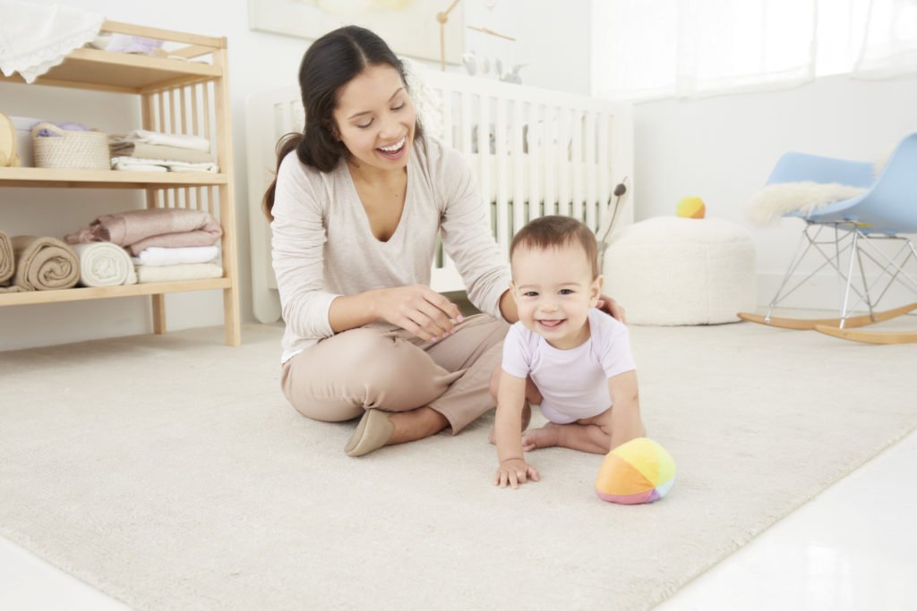 Việc làm cho người có con nhỏ - Trông trẻ tại nhà